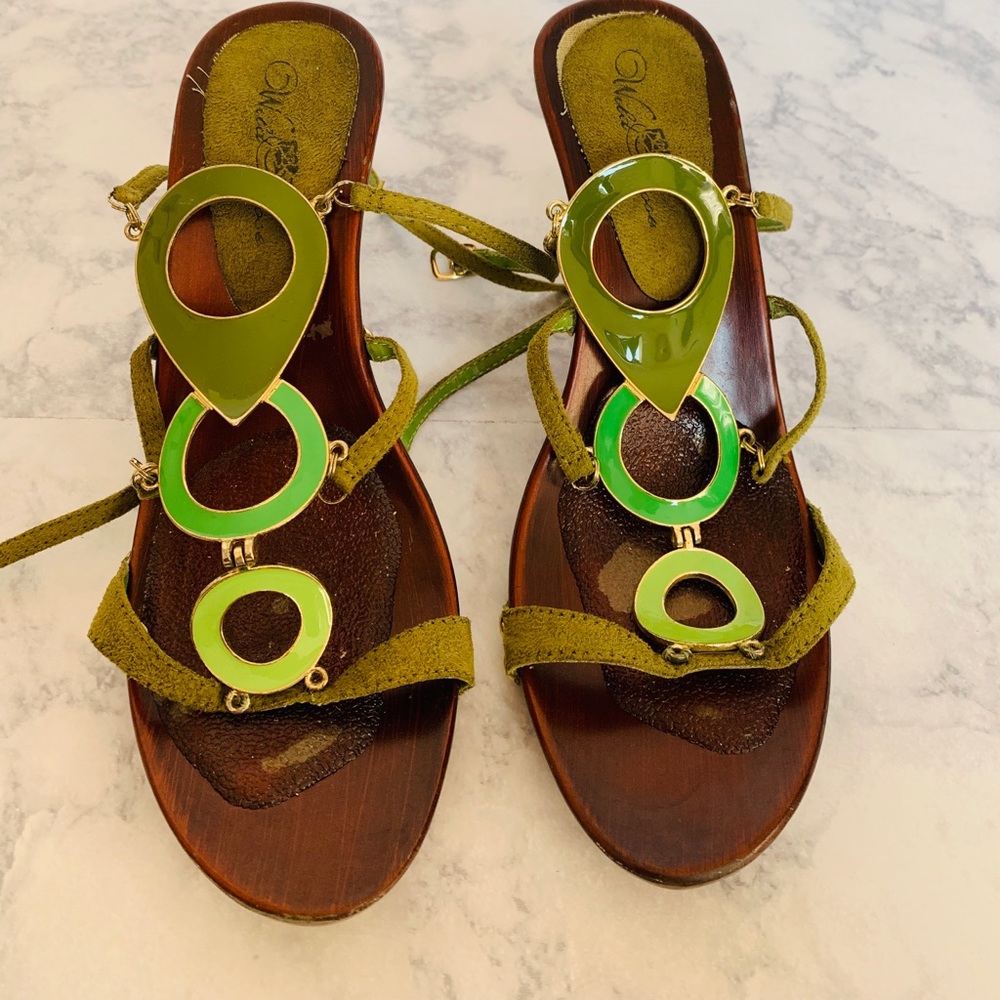 ✨Wild Rose Wood Sandals✨